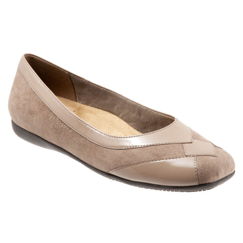 Trotters Sharp T1866-173 Womens Brown Wide Suede Slip On Ballet Flats Shoes
