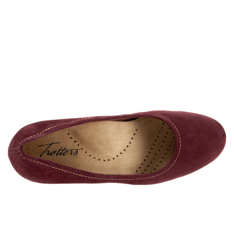 Trotters Winnie T1965-627 Womens Burgundy Leather Slip On Wedges Heels Shoes