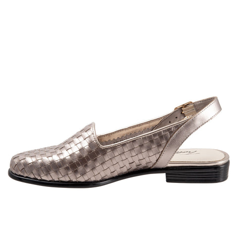 Trotters Lena T2009-033 Womens Silver Wide Leather Slingback Flats Shoes