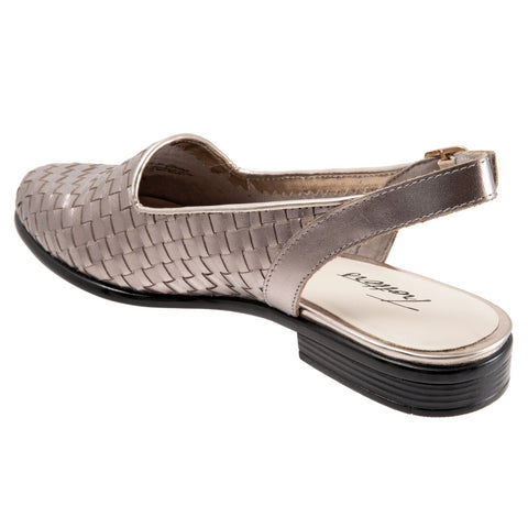 Trotters Lena T2009-033 Womens Silver Wide Leather Slingback Flats Shoes