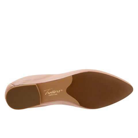 Trotters Emotion T2056-185 Womens Beige Narrow Leather Loafer Flats Shoes