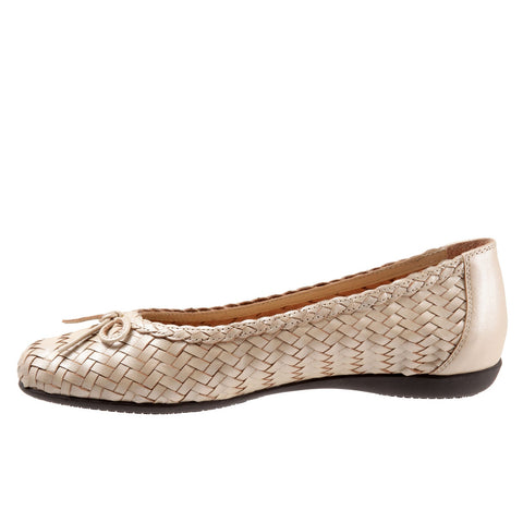 Trotters Gillian T2122-177 Womens Brown Narrow Leather Ballet Flats Shoes