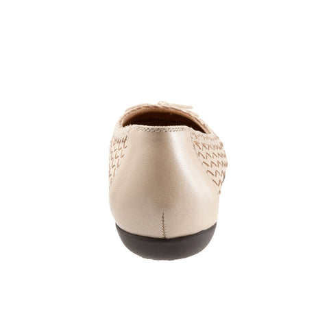 Trotters Gillian T2122-177 Womens Brown Narrow Leather Ballet Flats Shoes