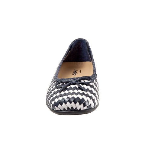 Trotters Gillian T2122-418 Womens Blue Wide Leather Ballet Flats Shoes