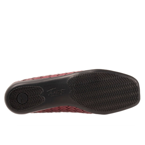 Trotters Gillian T2122-601 Womens Red Wide Leather Ballet Flats Shoes