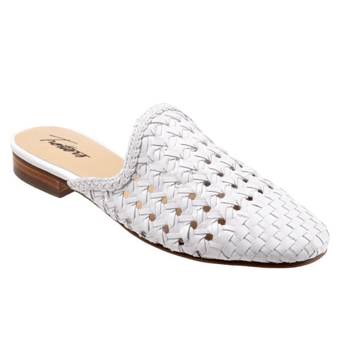 Trotters Leona T2127-100 Womens White Leather Slides Sandals Shoes