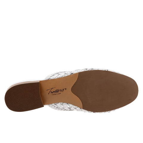 Trotters Leona T2127-100 Womens White Leather Slides Sandals Shoes
