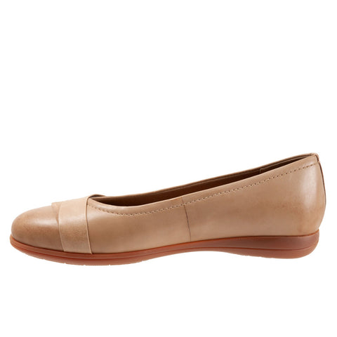 Trotters Danni T2155-234 Womens Beige Wide Leather Ballet Flats Shoes