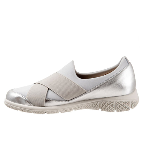 Trotters Urbana T2167-044 Womens Silver Wide Canvas Lifestyle Sneakers Shoes