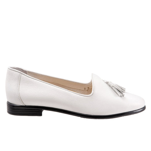 Trotters Liz Tassel T2224-100 Womens White Extra Wide Loafer Flats Shoes