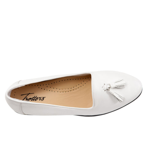 Trotters Liz Tassel T2224-100 Womens White Extra Wide Loafer Flats Shoes