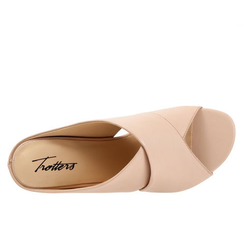 Trotters Nora T2226-130 Womens Beige Wide Leather Heeled Sandals Shoes
