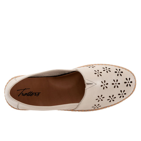 Trotters Rosie T2233-112 Womens Beige Leather Slip On Loafer Flats Shoes