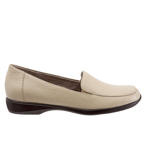 Trotters Jenn T9521-068 Womens Beige Wide Leather Slip On Loafer Flats Shoes