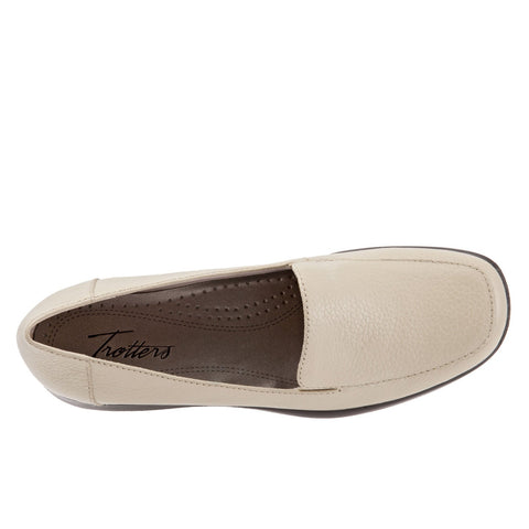 Trotters Jenn T9521-068 Womens Beige Wide Leather Slip On Loafer Flats Shoes