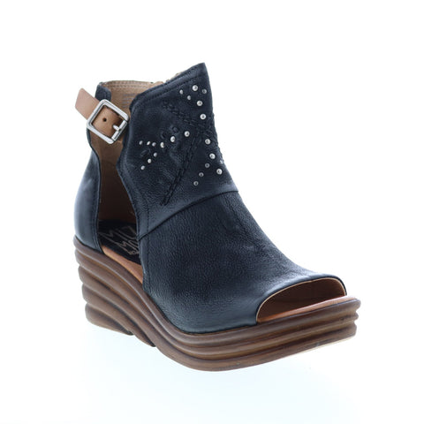 Miz Mooz Atlas M29009 Womens Black Leather Hook & Loop Wedges Sandals Shoes