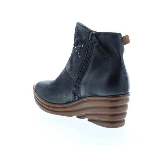 Miz Mooz Atlas M29009 Womens Black Leather Hook & Loop Wedges Sandals Shoes