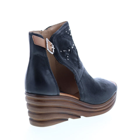 Miz Mooz Atlas M29009 Womens Black Leather Hook & Loop Wedges Sandals Shoes